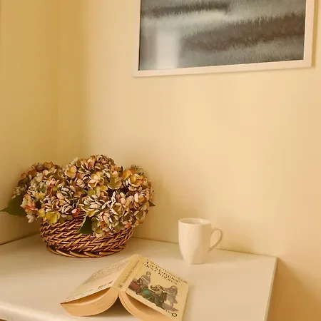Artistic Abode I Work-friendly Apartment Athens