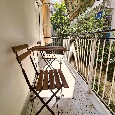 Artistic Abode I Work-friendly Athens